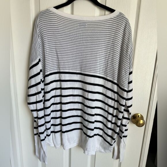Crown & Ivy Womens XXL White & Black Striped Button Sided Long Sleeve Sweater - Picture 6 of 9